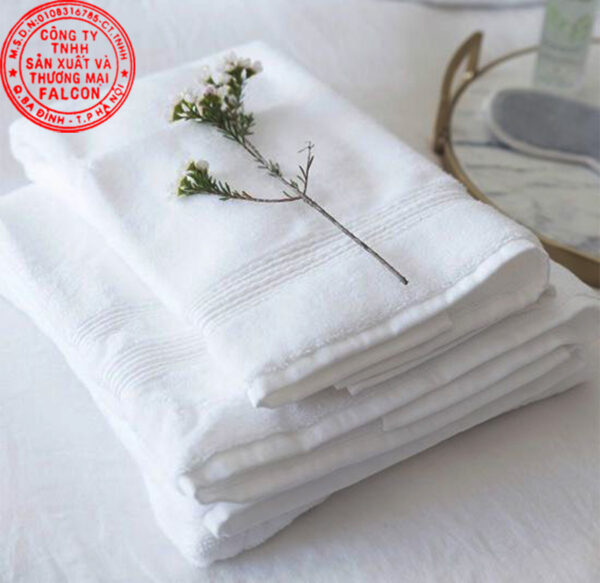 khăn trắng trơn khách sạn cao cấp